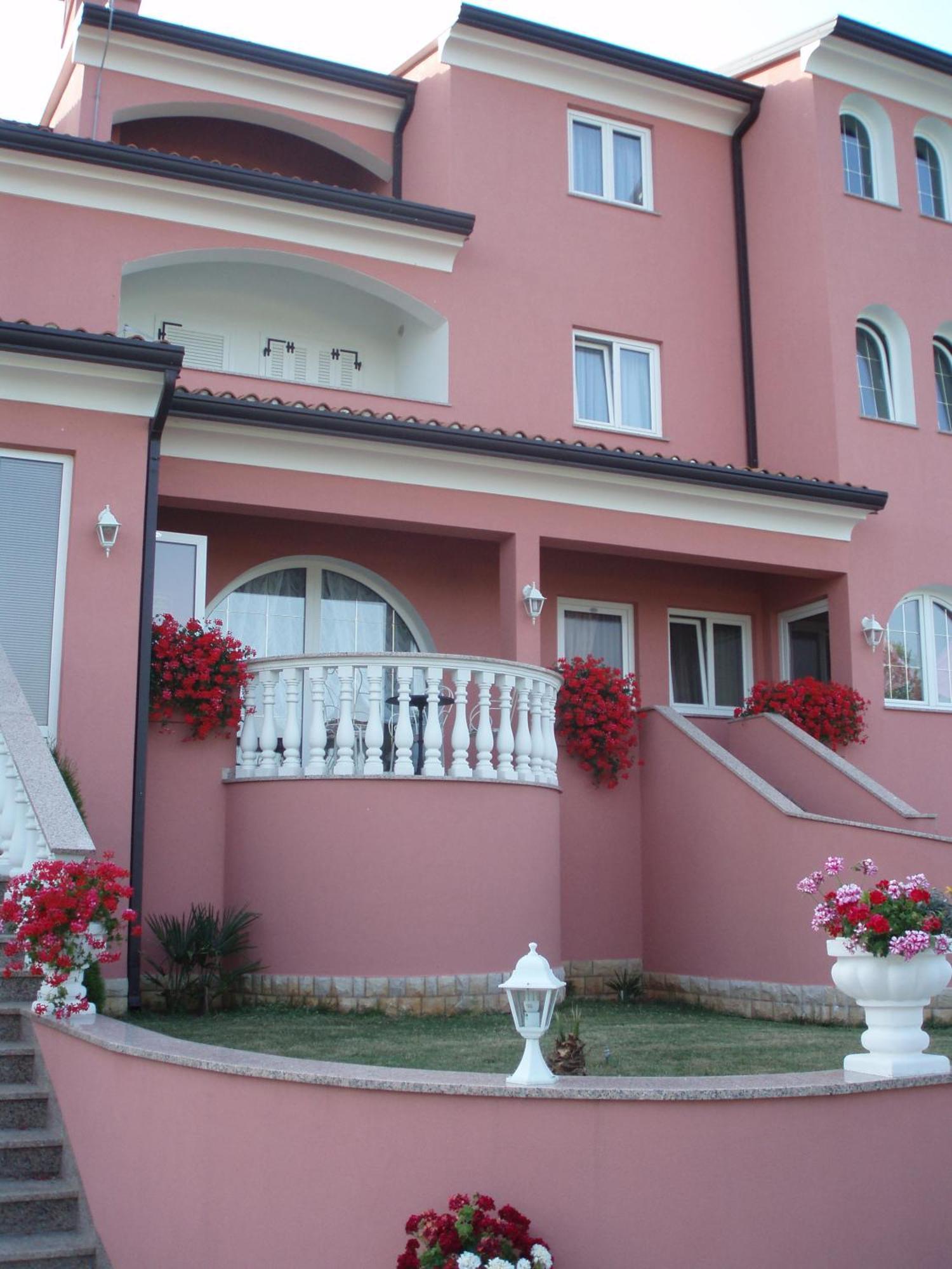 Apartments And Rooms Villa Chiara Krnica Eksteriør bilde