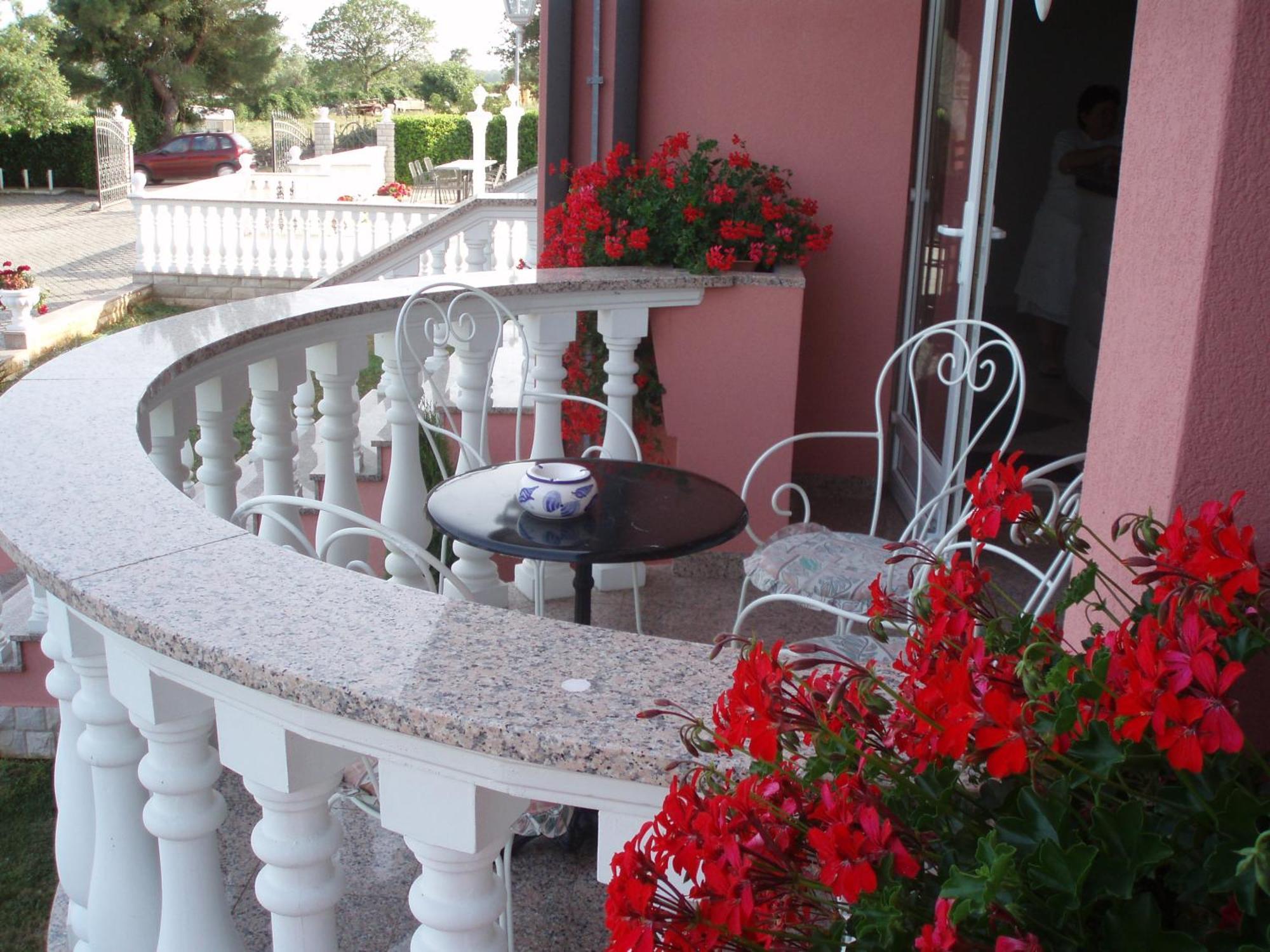 Apartments And Rooms Villa Chiara Krnica Eksteriør bilde