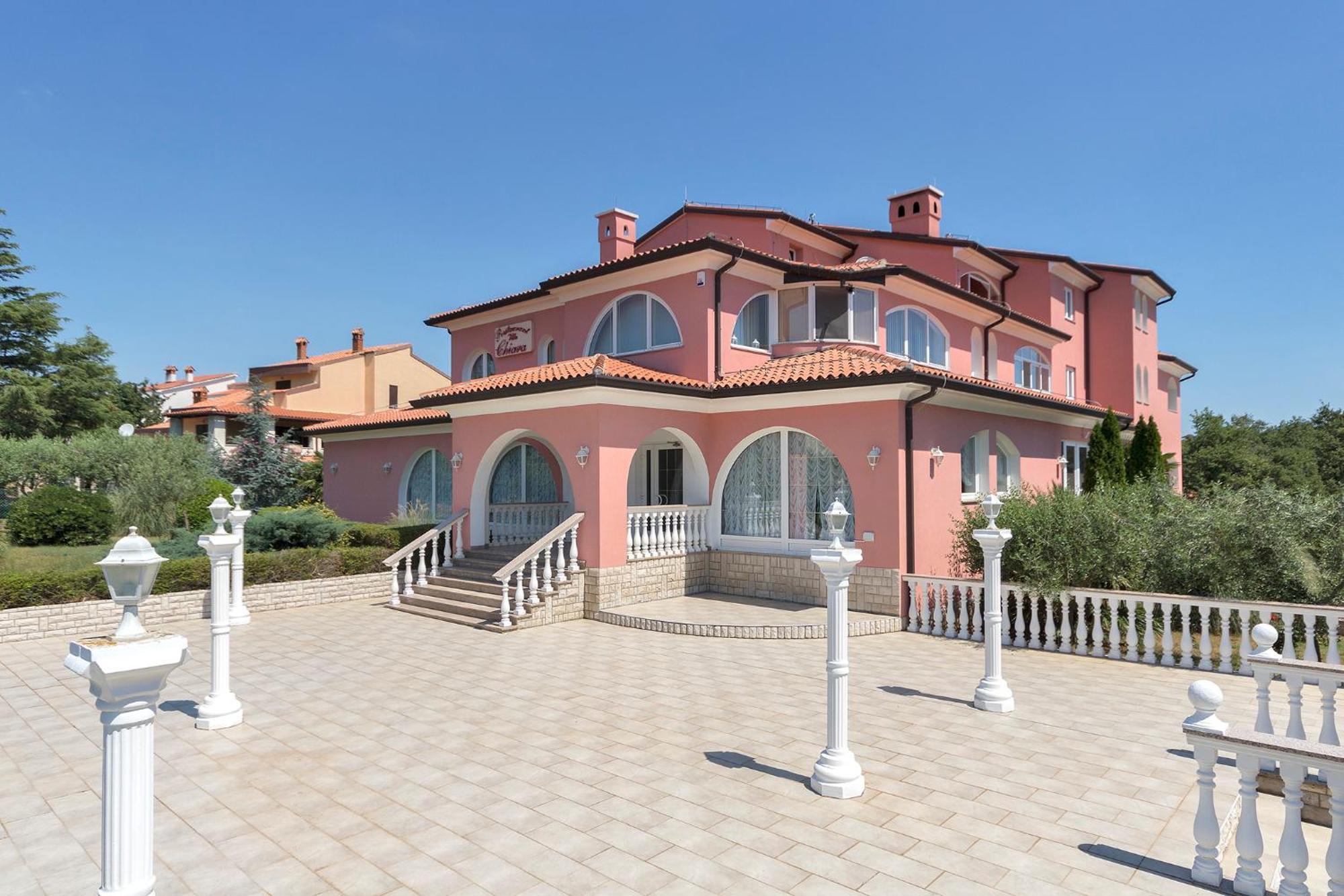 Apartments And Rooms Villa Chiara Krnica Eksteriør bilde