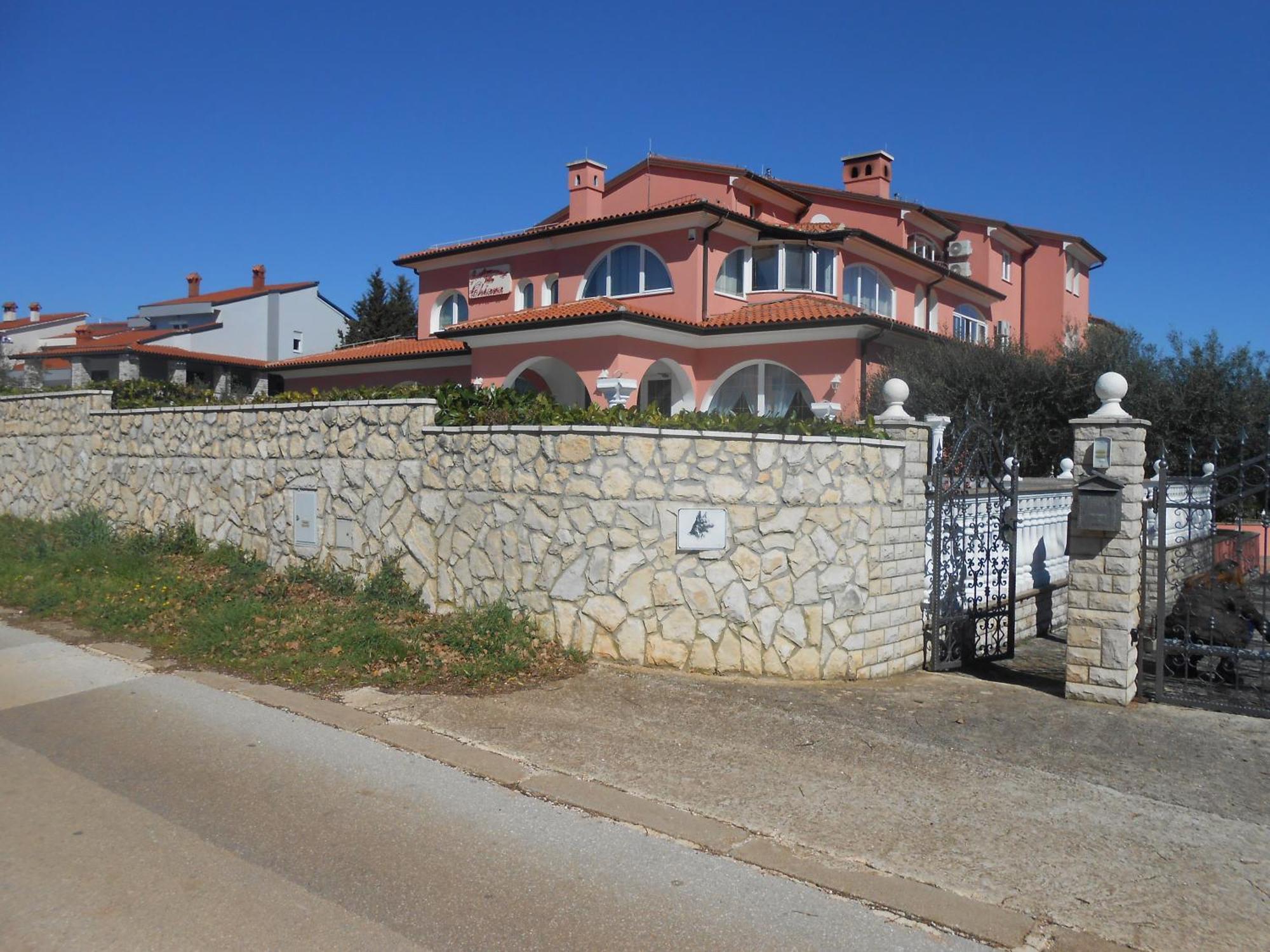 Apartments And Rooms Villa Chiara Krnica Eksteriør bilde